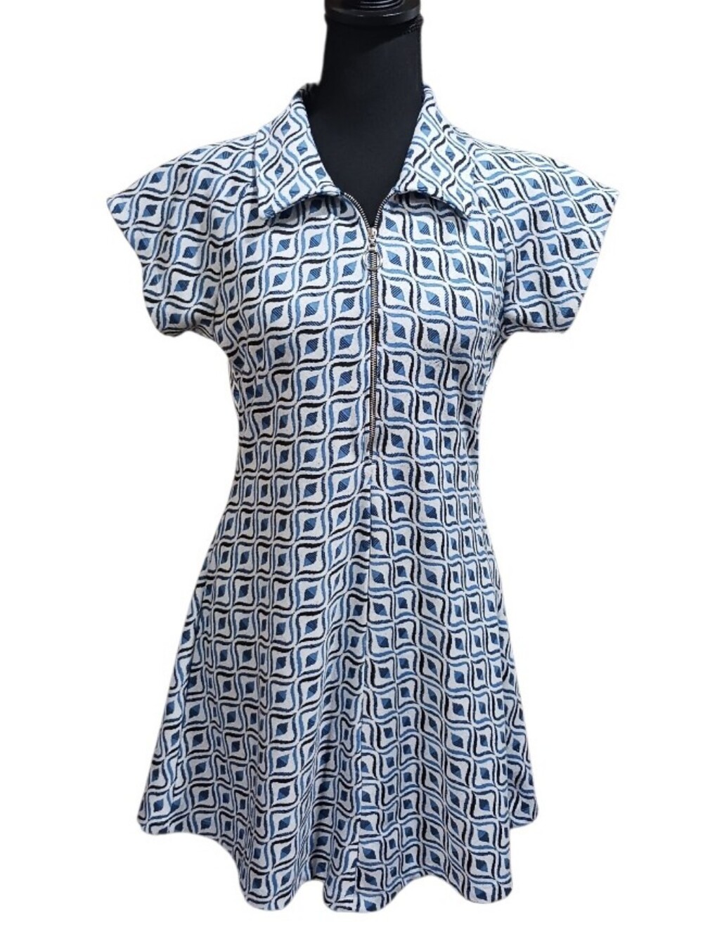 Urban Outfitters Arlo 60s Inspired Zip Mini Dress Go-Go Geometric - Picture 2 of 10